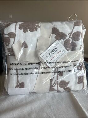 Berkshire Oversized Throw Blanket Brown Floral 60x70 NWT Soft Plush